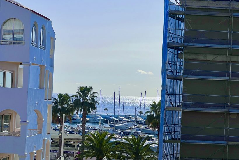 AMPLIO PISO EN SANTA EULALIA CON VISTAS DESPEJADAS Y ALGO DE VISTAS AL MAR. 3 DORMITORIOS