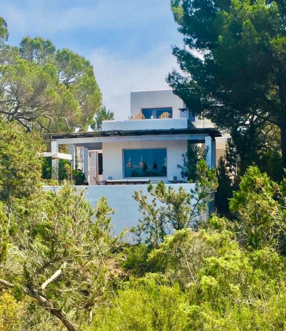 Formentera, casa con licencia turistica en plena naturaleza y vistas al mar.